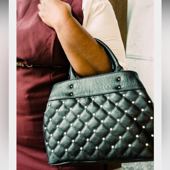 NWOT Sondra Roberts Squared Black Vegan Leather Pearl Quilted Purse Crossbody - Picture 14 of 14